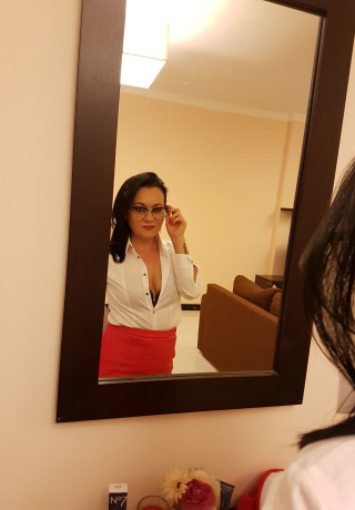 Enjoy Flawless Sex Experience European Your Fantasy Escort Kisses. 6
