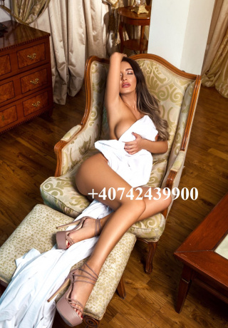 Charming Young Kelly Roxy Escorts Agency. 3