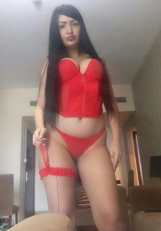 Maya Romanian Escort. 3