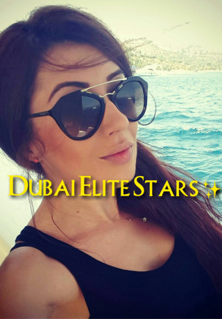 VIP Juliette European Escort Babe Kisses Downtown. 9