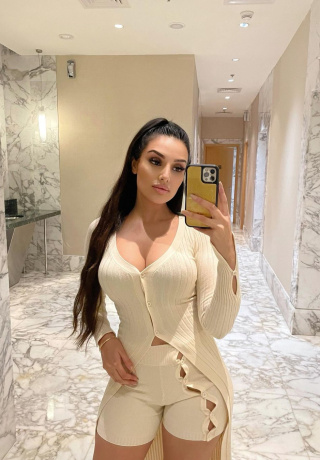 Independent Escort Lisa Newly Arrived Jumeirah. 0